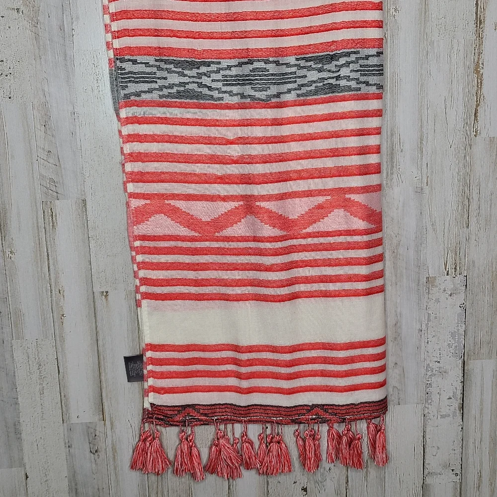 Vince Camuto Scarf Cream Red Blue Southwestern Stripe Boho Scarf Wrap